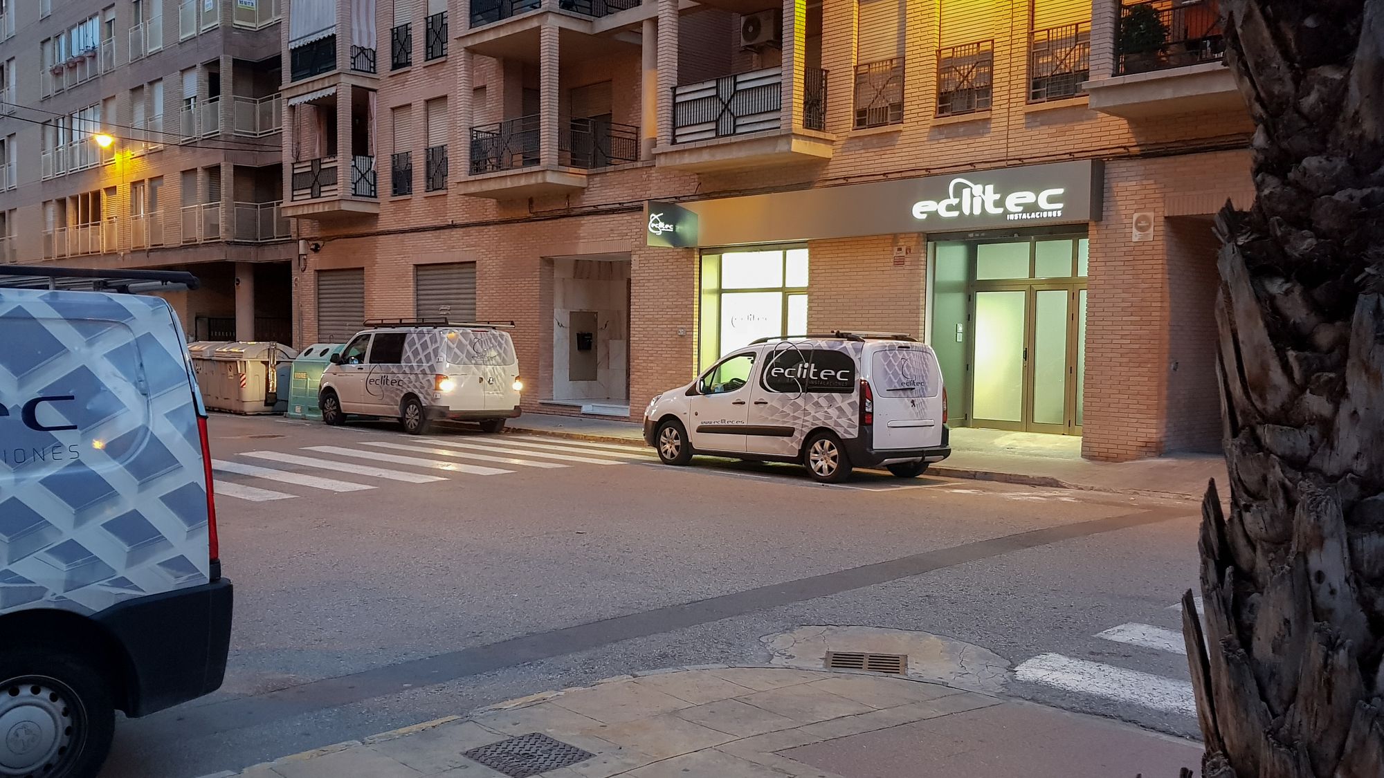 Oficinas y furgonetas de Eclitec en Alicante